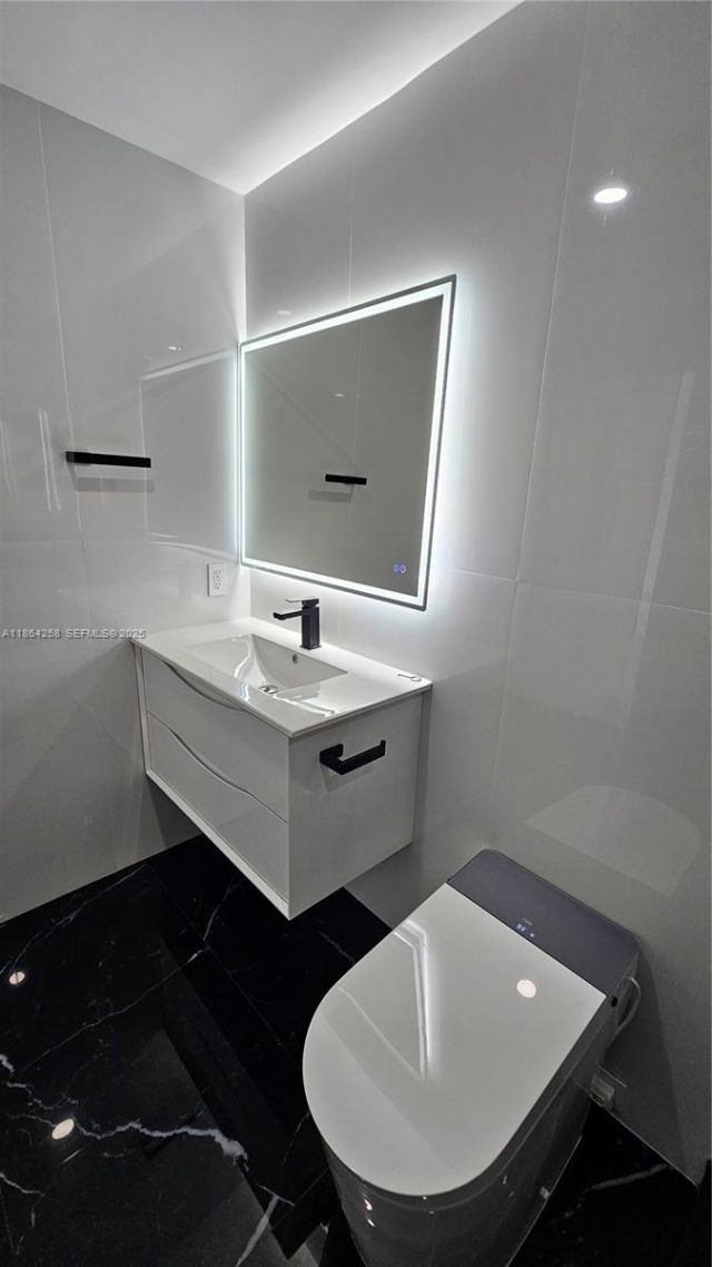 1861 NW North River Dr, Unit 11, Miami, FL 33125 Photo