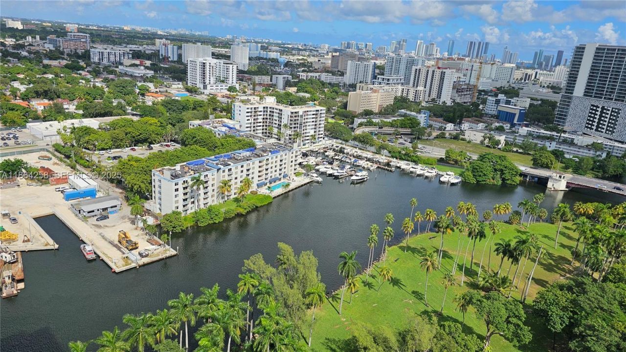 1861 NW North River Dr, Unit 11, Miami, FL 33125 Photo