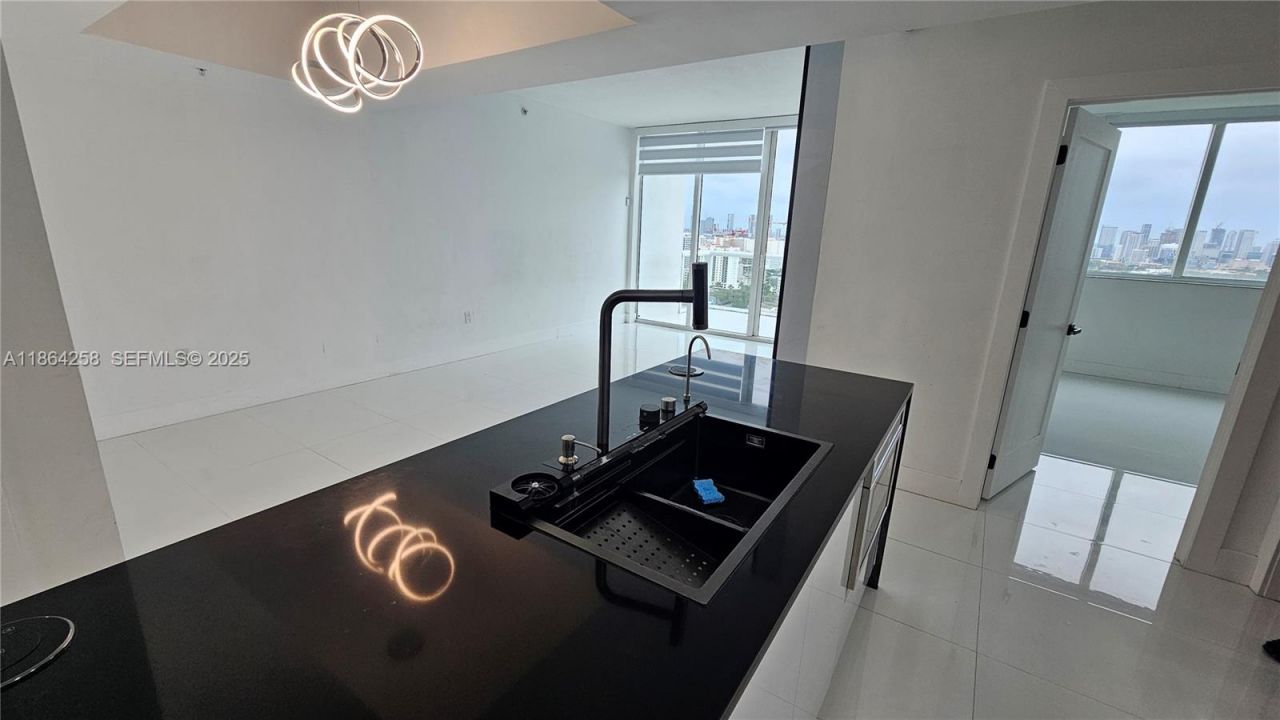 1861 NW North River Dr, Unit 11, Miami, FL 33125 Photo