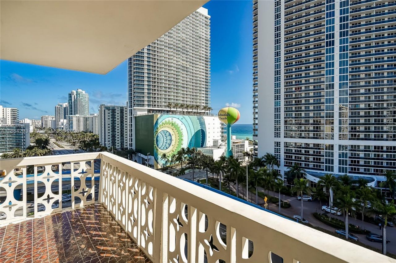 1825 S Ocean Dr, Unit PH-1, Hallandale Beach, FL 33009 Photo
