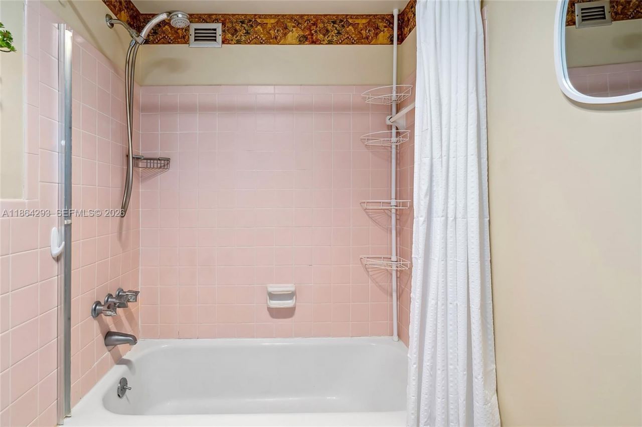 1825 S Ocean Dr, Unit PH-1, Hallandale Beach, FL 33009 Photo