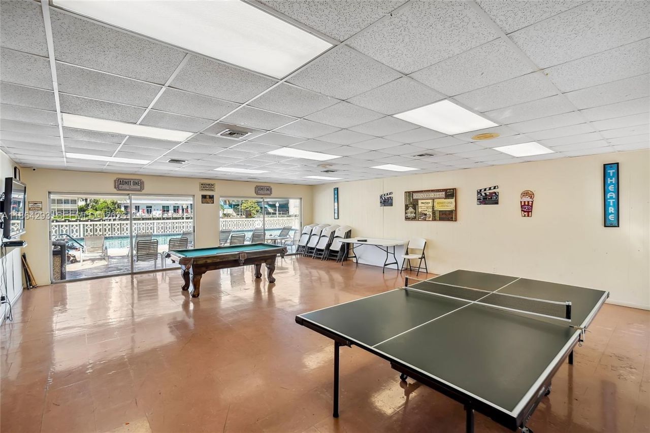 1825 S Ocean Dr, Unit PH-1, Hallandale Beach, FL 33009 Photo