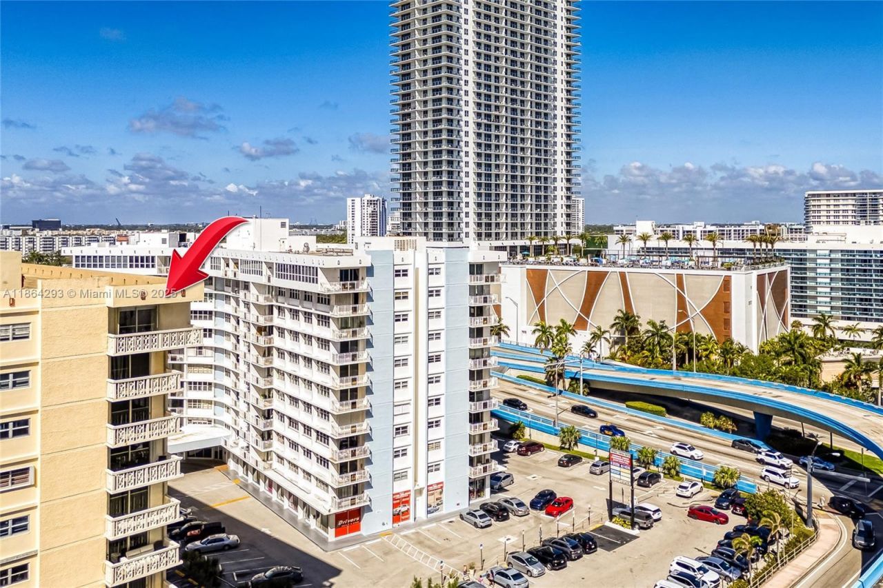 1825 S Ocean Dr, Unit PH-1, Hallandale Beach, FL 33009 Photo