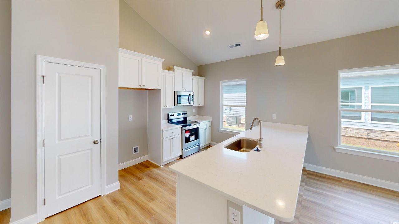 1064 Moen Loop Photo 10