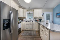 1307 Holly Dr. photo 4