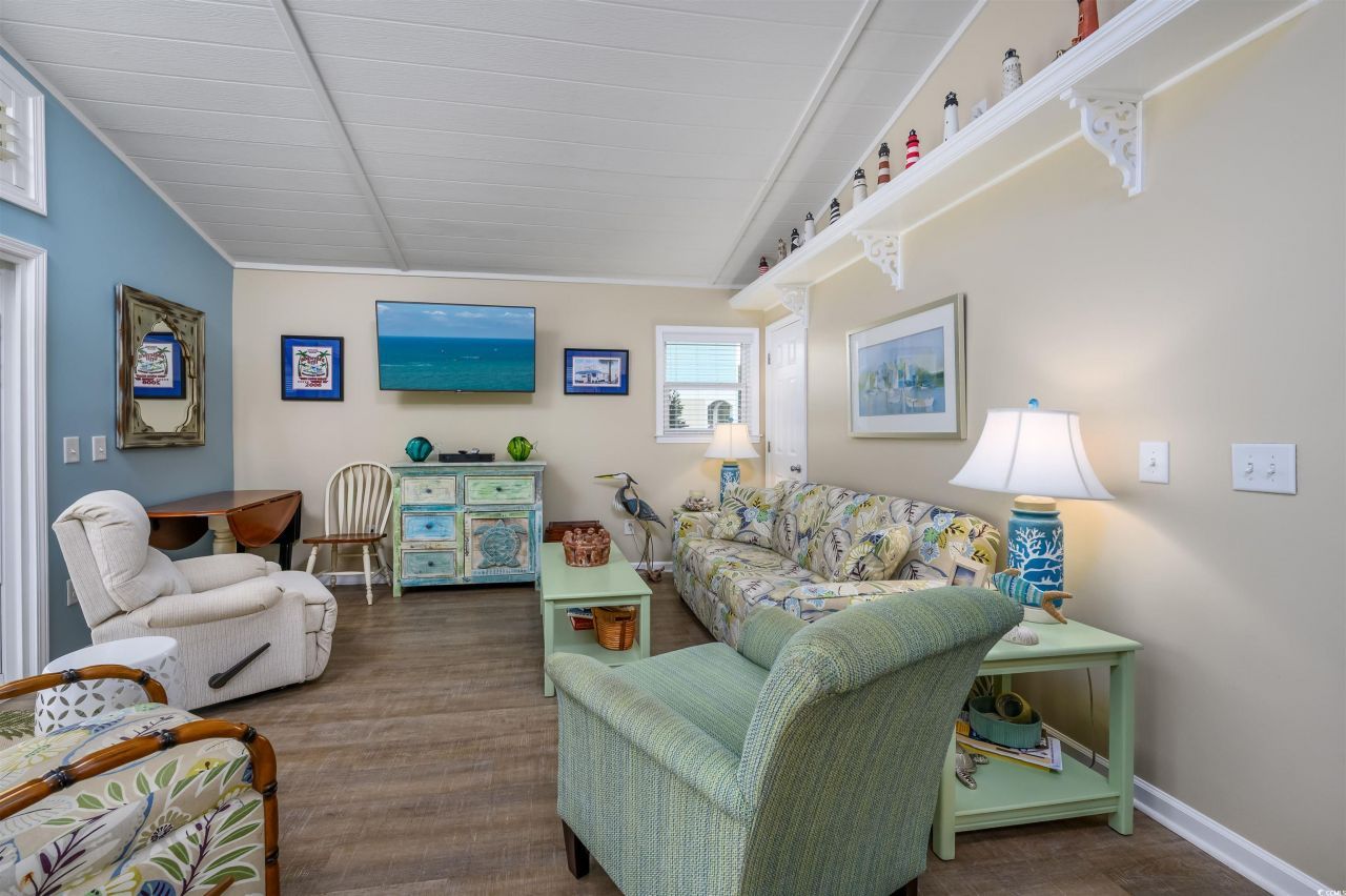 1307 Holly Dr. Photo 6