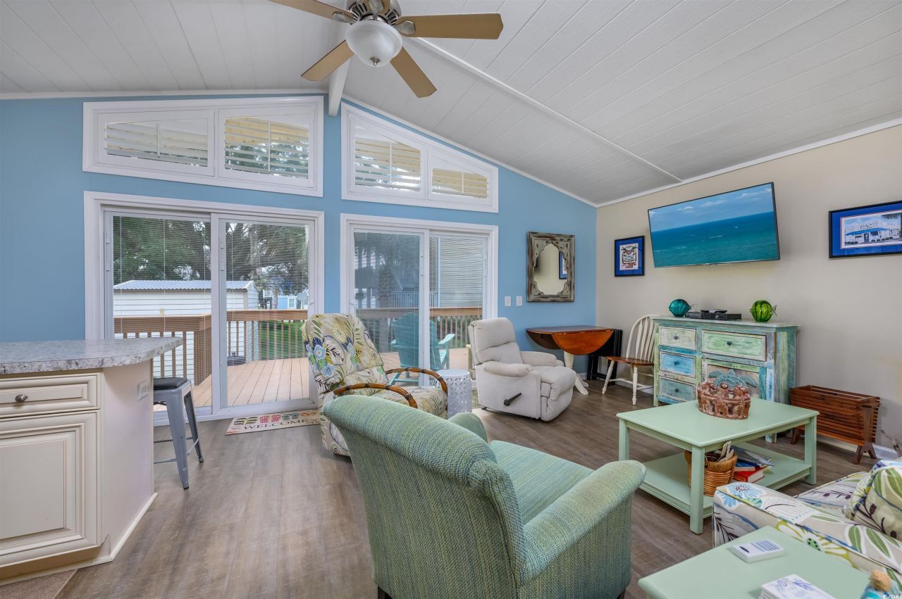 1307 Holly Dr. Photo 7