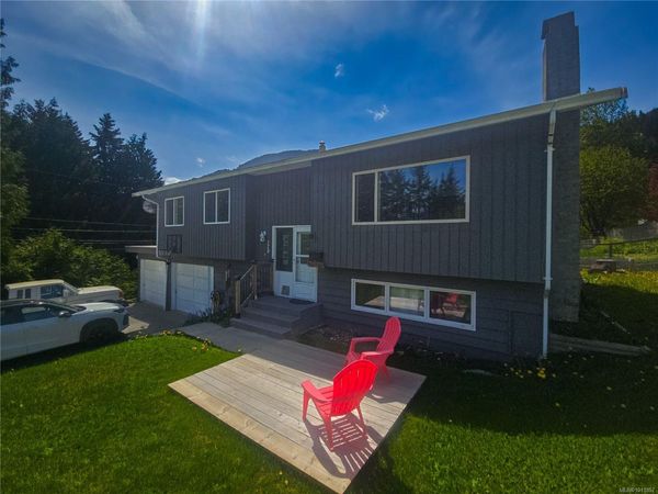 170 Seaview St, Sayward, BC V0P 1R0