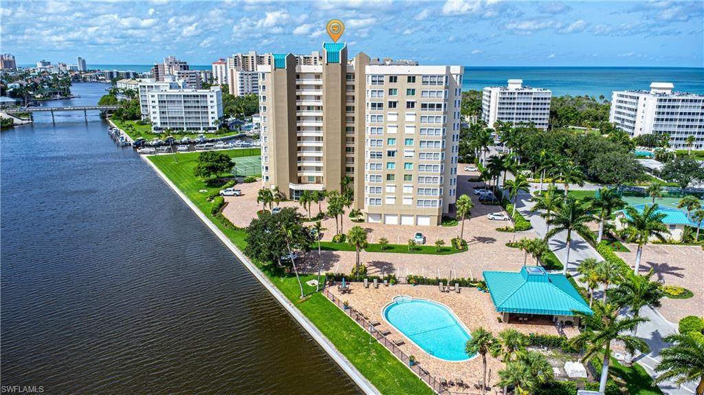 25 Bluebill Ave, Unit 301, Naples, FL 34108 Photo