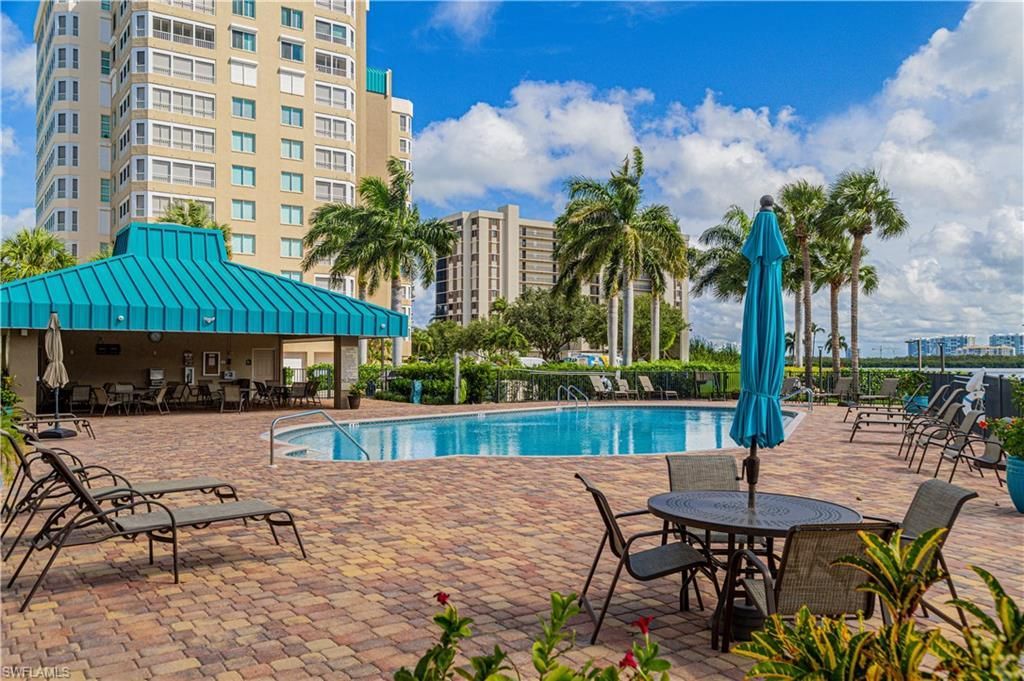 25 Bluebill Ave, Unit 301, Naples, FL 34108 Photo