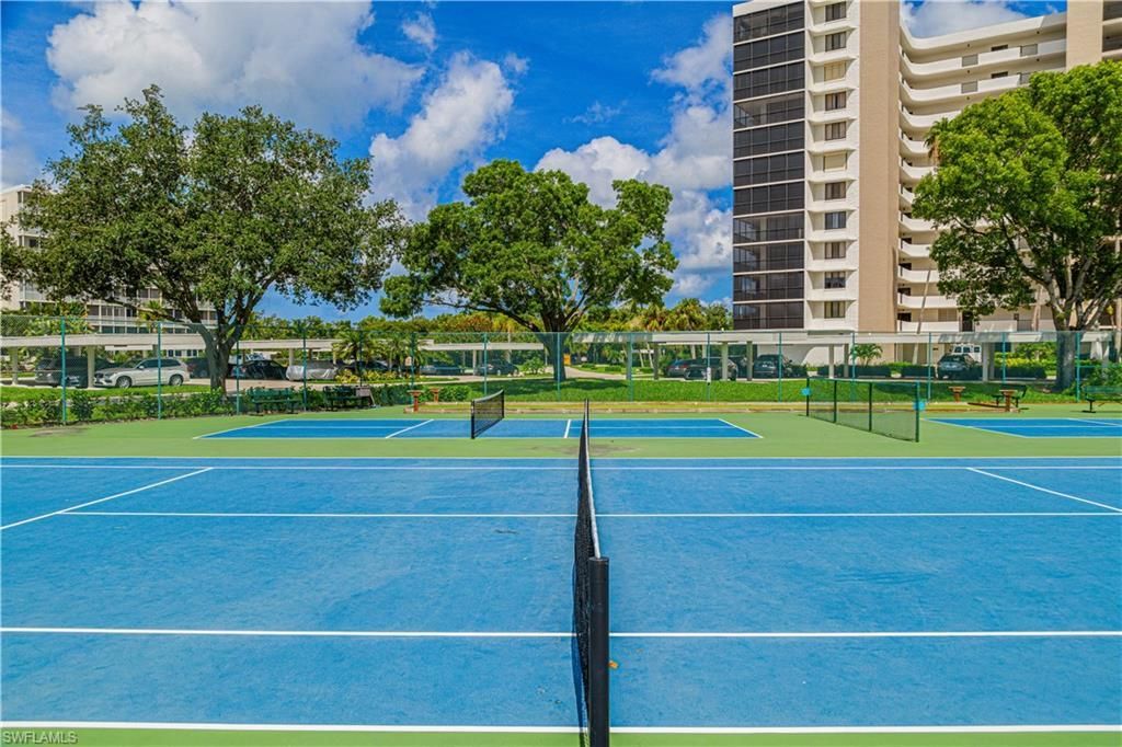 25 Bluebill Ave, Unit 301, Naples, FL 34108 Photo