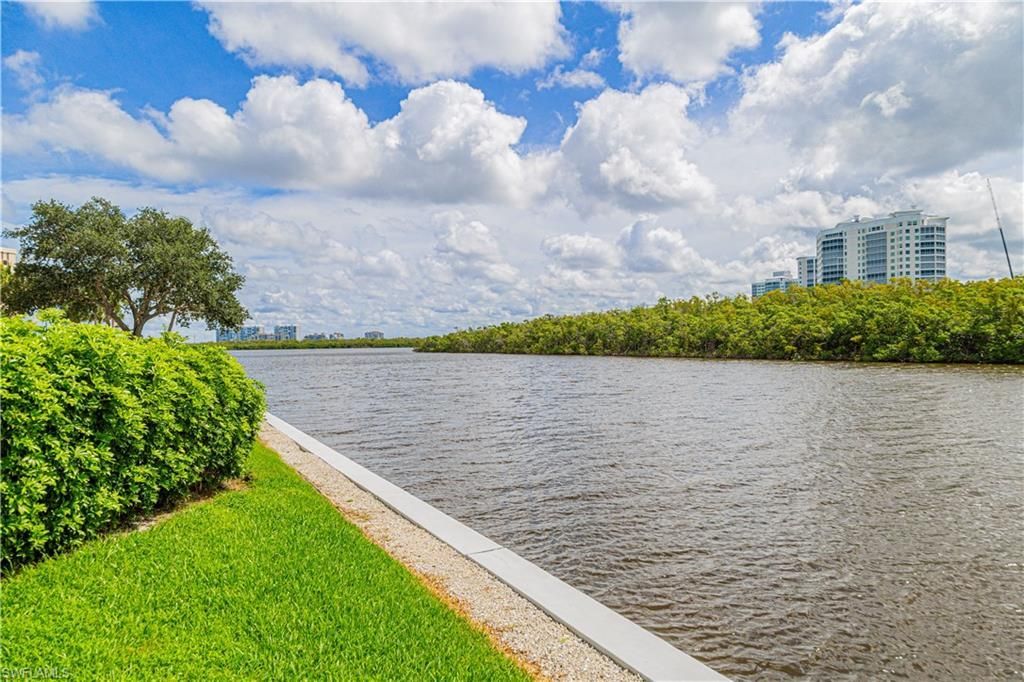 25 Bluebill Ave, Unit 301, Naples, FL 34108 Photo