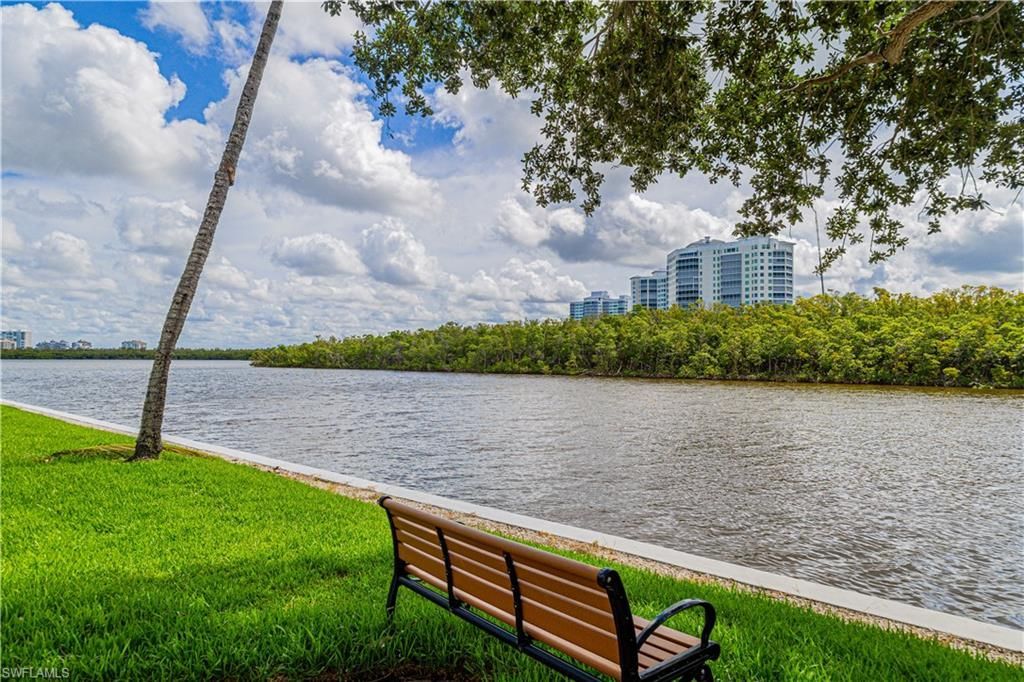 25 Bluebill Ave, Unit 301, Naples, FL 34108 Photo
