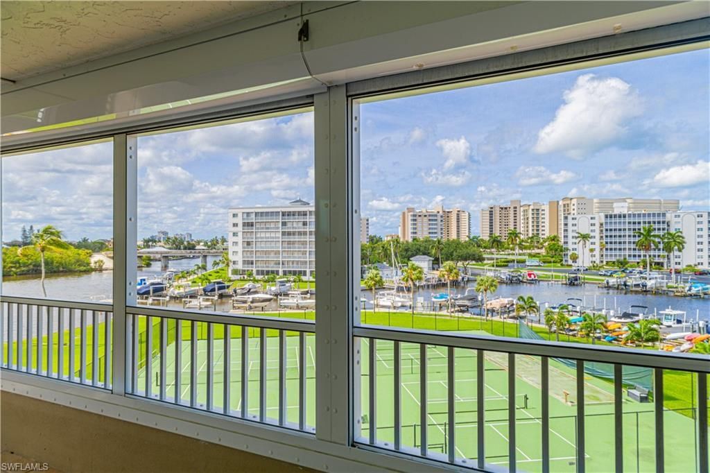 25 Bluebill Ave, Unit 301, Naples, FL 34108 Photo