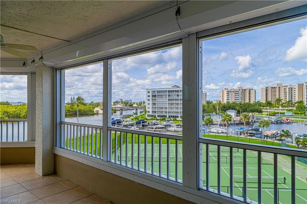 25 Bluebill Ave, Unit 301, Naples, FL 34108 Photo