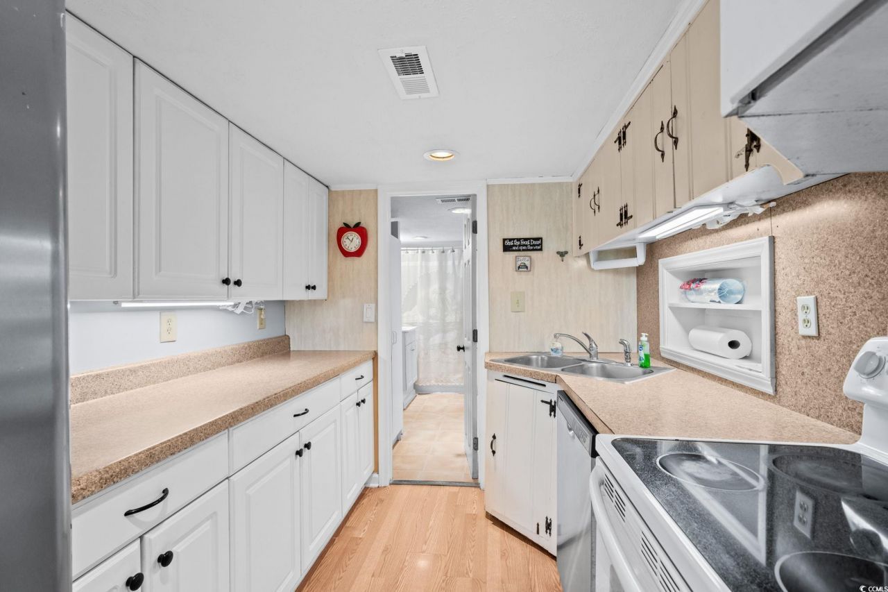 6001-1594 S Kings Highway Photo 11