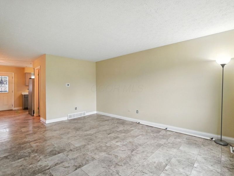 3828 Queen Anne Place, Unit B8, Grove City, OH 43123 Photo 5