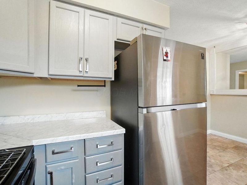 3828 Queen Anne Place, Unit B8, Grove City, OH 43123 Photo 8