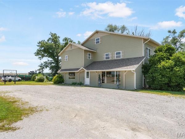 1106 Lafayette E, Edina, MO 63537