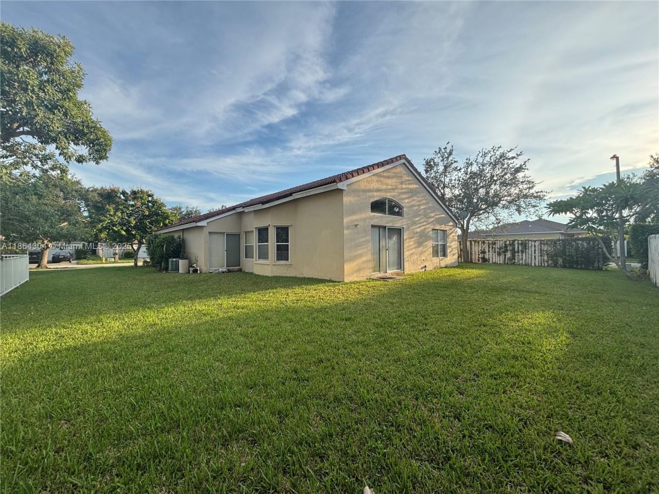 18581 NW 23rd St, Pembroke Pines, FL 33029 Photo