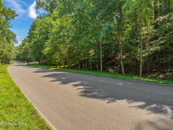 115 Lake Harbor Dr Drive, Lenoir City, TN 37772