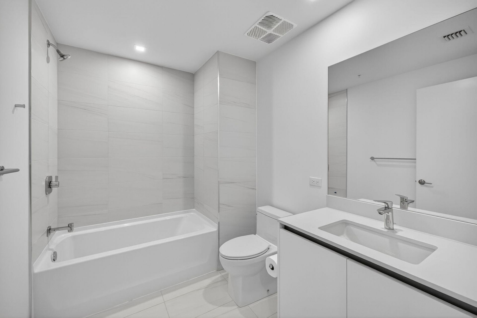 900 N Ocean Blvd, Unit 904, Pompano Beach, FL 33062 Photo