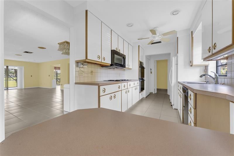 21180 Juego Circle, Unit 18a, Boca Raton, FL 33433 Photo