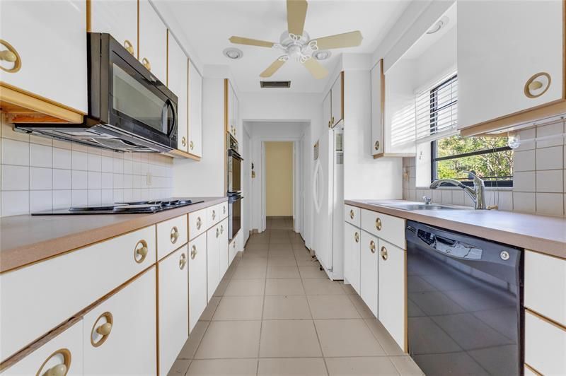 21180 Juego Circle, Unit 18a, Boca Raton, FL 33433 Photo