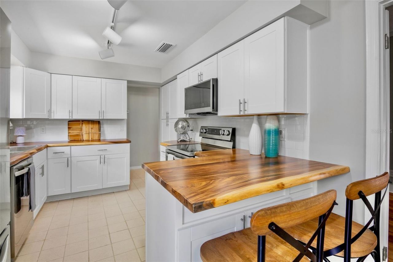 428 Siesta Drive, Sarasota, FL 34242 Photo