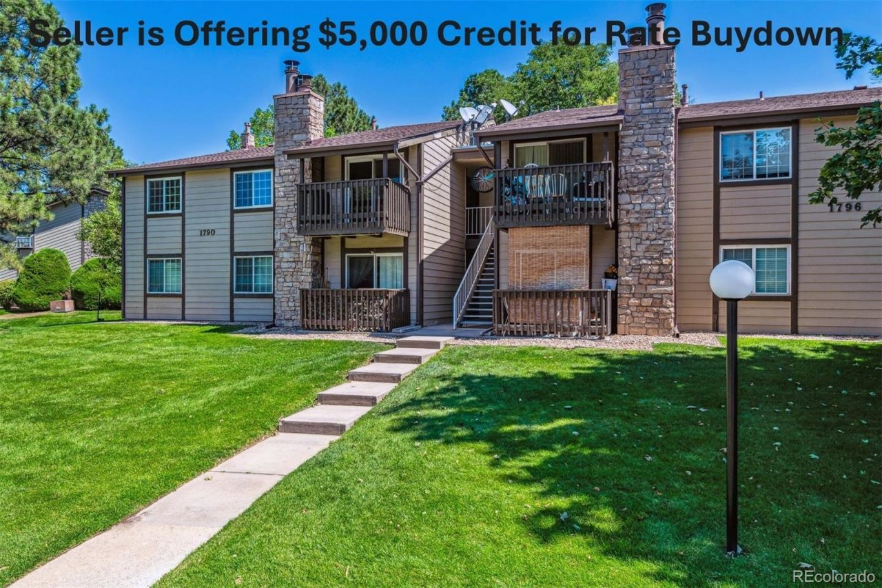 1790 S Pitkin Circle, Unit B, Aurora, CO 80017 Main Photo
