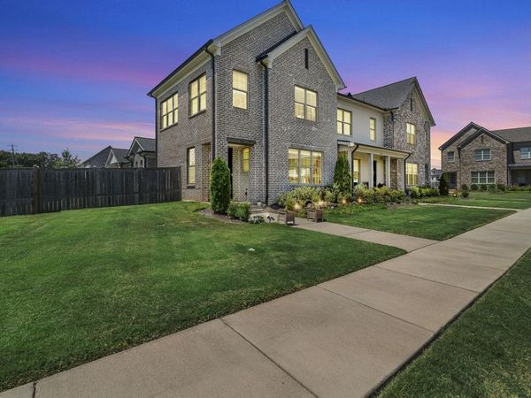 526 BURNT OAK ALY, Collierville, TN 38017