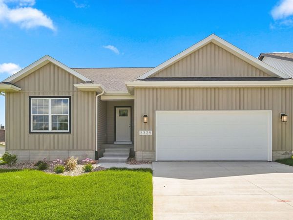 3325 Lincolnshire Road, Waterloo, IA 50701