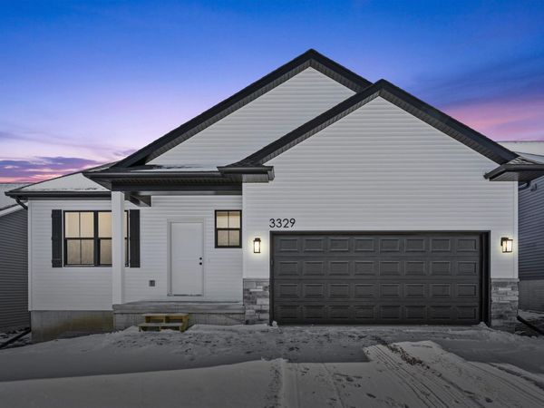 3329 Lincolnshire Road, Waterloo, IA 50701