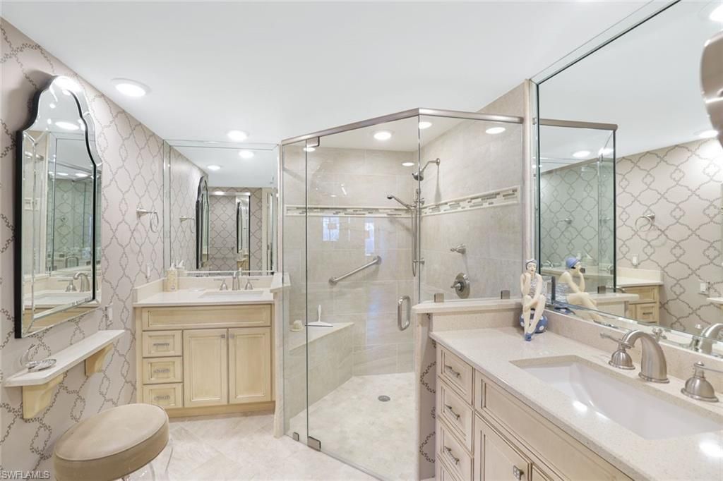 355 Park Shore Dr, Unit 1-114, Naples, FL 34103 Photo