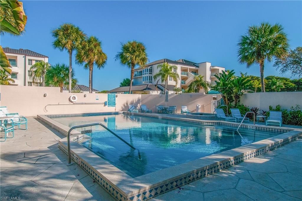 355 Park Shore Dr, Unit 1-114, Naples, FL 34103 Photo