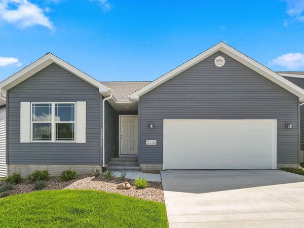 3335 Lincolnshire Road, Waterloo, IA 50701