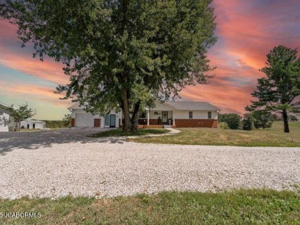 8430 CO RD 349, New Bloomfield, MO 65063