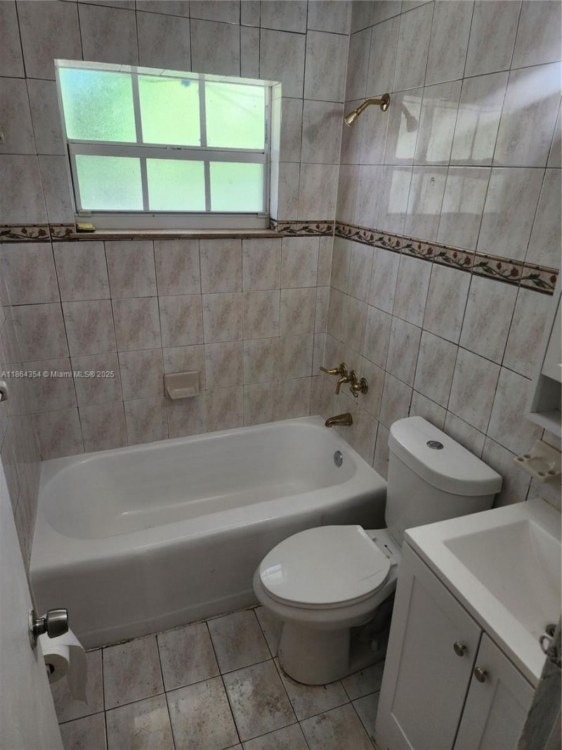 17200 NW 11th Ave, Miami Gardens, FL 33169 Photo