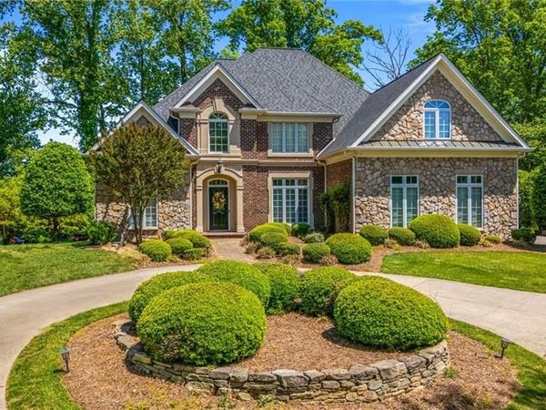 113 Mcmichael Court, Clemmons, NC 27012