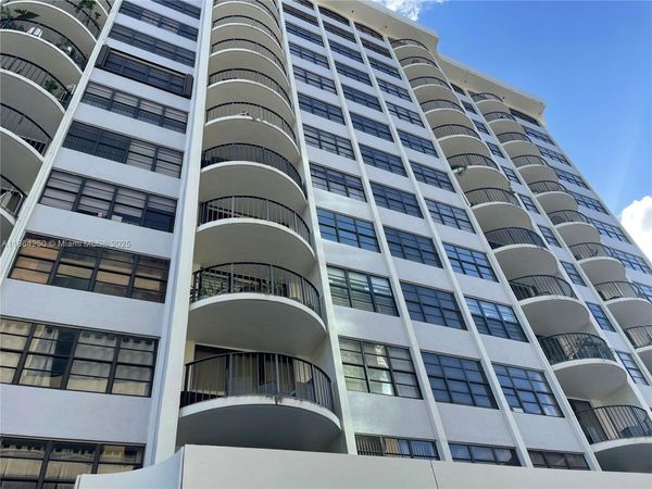 66 Valencia Ave, Unit PH1C, Coral Gables, FL 33134