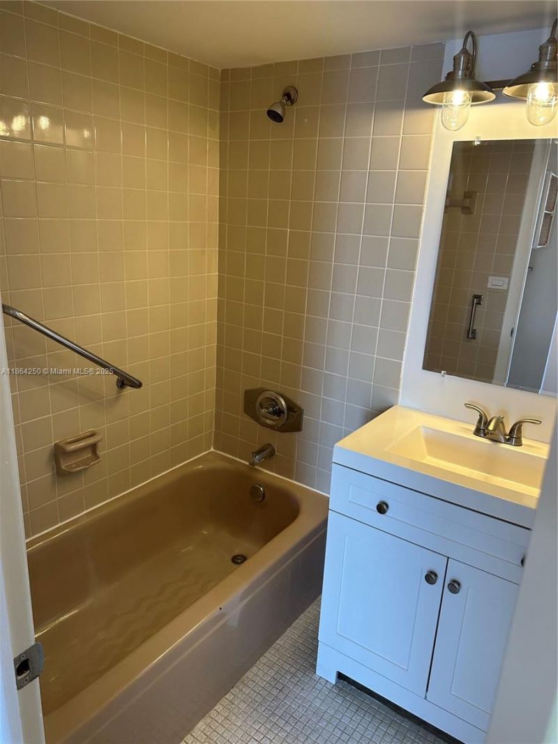 66 Valencia Ave, Unit PH1C, Coral Gables, FL 33134 Photo