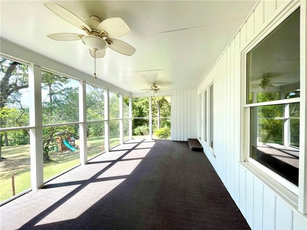 601 Parrott Drive, Huntsville, AR 72740