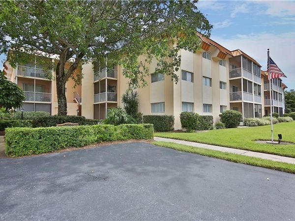 1100 Gulf Shore BLVD N, Unit 207, NAPLES, FL 34102