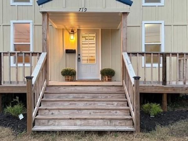 719 W Olive Street, Bolivar, MO 65613