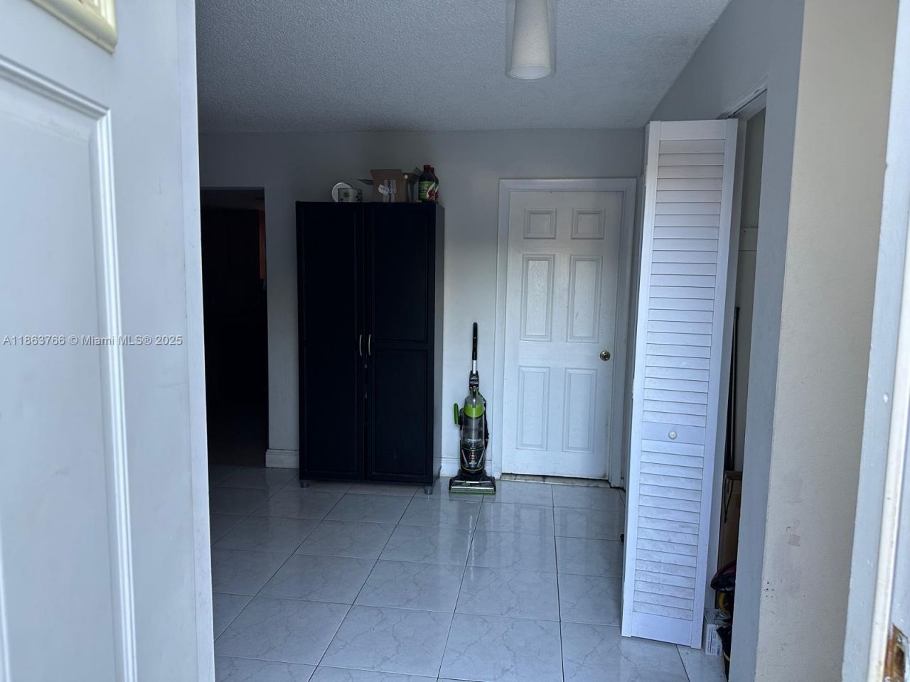 11208 SW 67th Ter, Miami, FL 33173 Photo