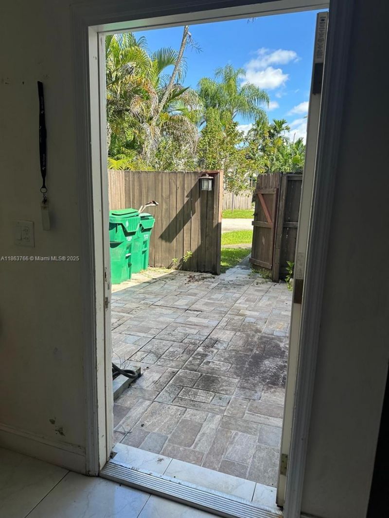 11208 SW 67th Ter, Miami, FL 33173 Photo