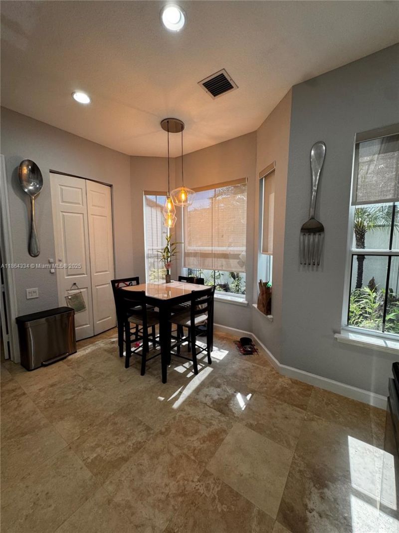 876 W Spinnaker Dr W, Hollywood, FL 33019 Photo