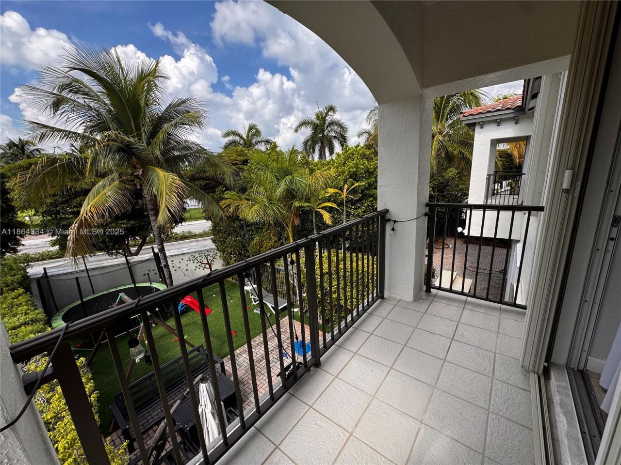 876 W Spinnaker Dr W, Hollywood, FL 33019 Photo