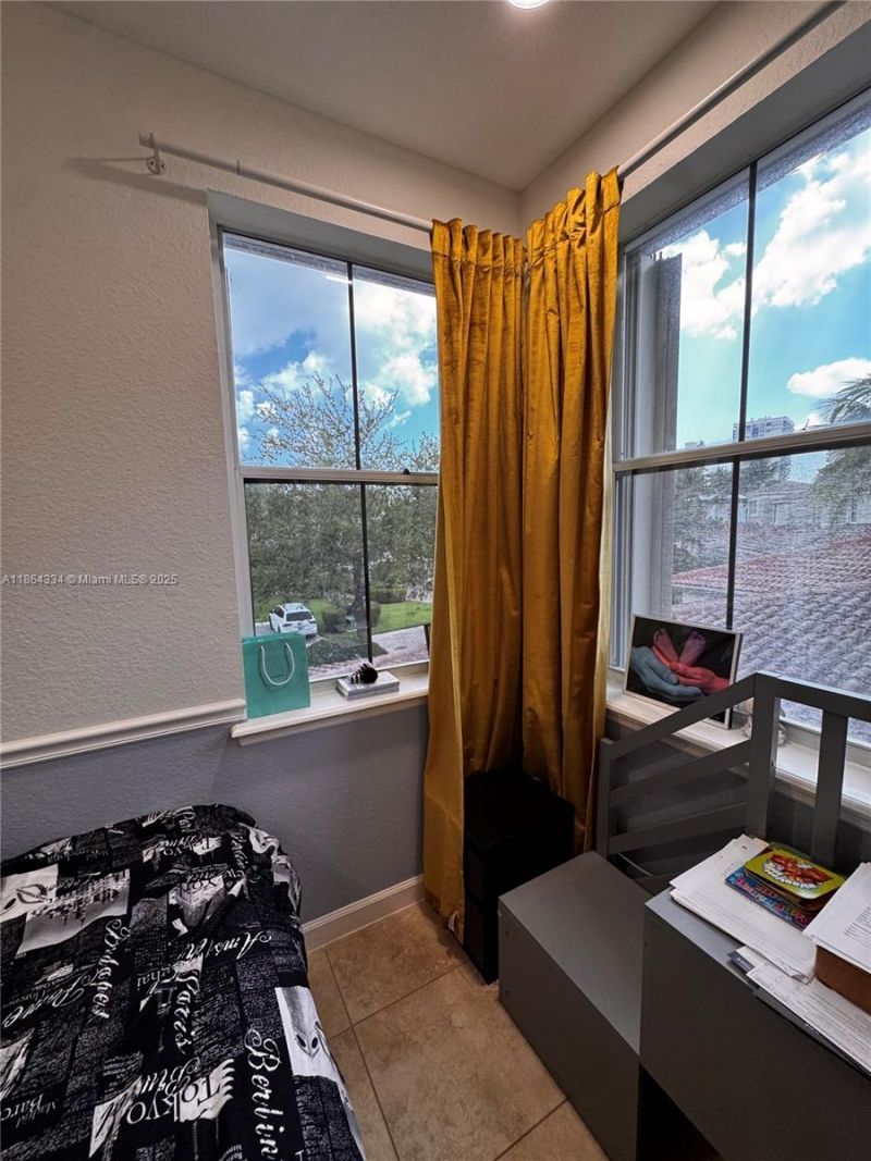 876 W Spinnaker Dr W, Hollywood, FL 33019 Photo