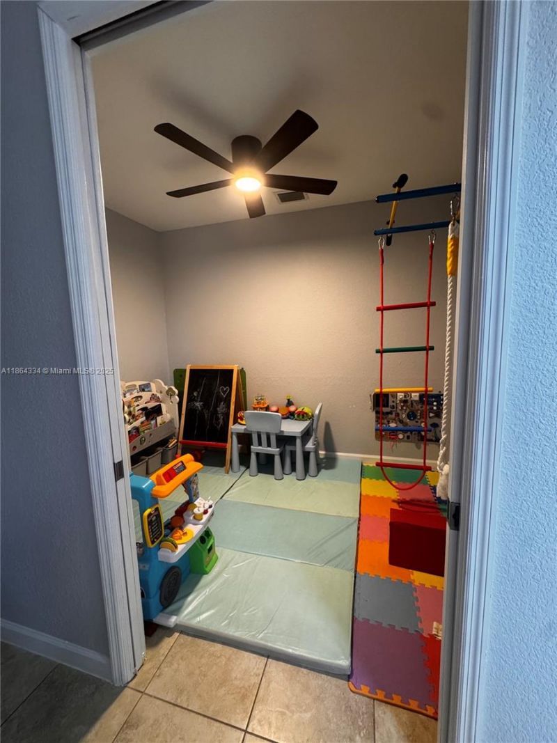 876 W Spinnaker Dr W, Hollywood, FL 33019 Photo